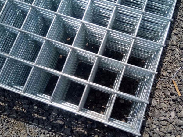 1685956824347950.jpg 熱鍍鋅網(wǎng)片1.jpg